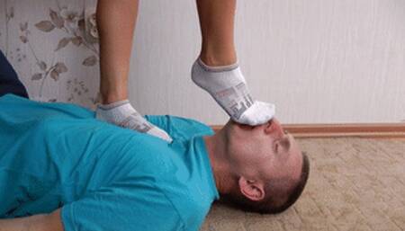 Sub`s face is blessed with girl`s white socks, vf0781h 720p