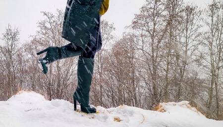 Leathana's Snowy Latex Adventure