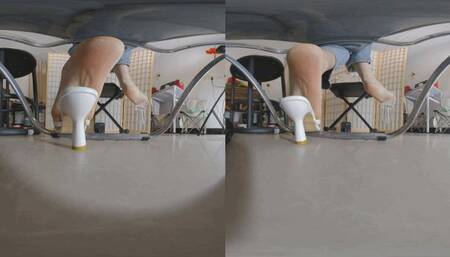 3D VR 180 degree Cinnamon Dangling Foot Fetish
