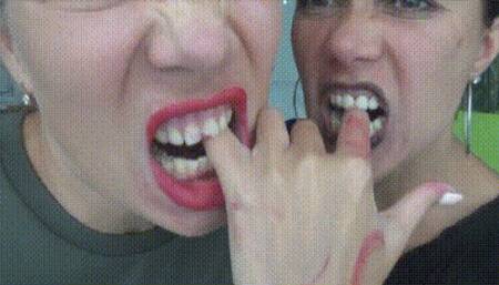 Strong vampirella teeth leave marks on their hands and fingers Ja