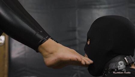 Dirty soles get cleaned FHD MP4