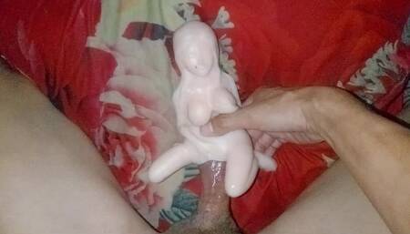 Putting a Beautiful Doll Until Crot on the Face