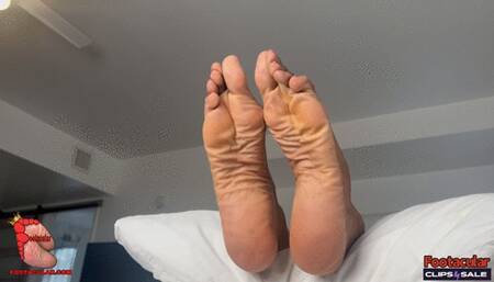 Size 15 Soles Jacking & Slapping Cumshot