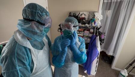 MEDICAL PPE PARTNER DRESS UP 3