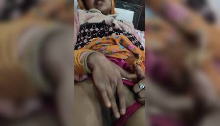 Masturbating Pussy in Rajasthani Dress