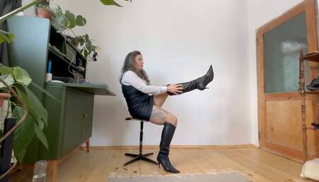 she bought a new leather boots m4