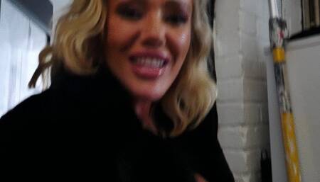 Fur Coat Fuck in a Bathroom