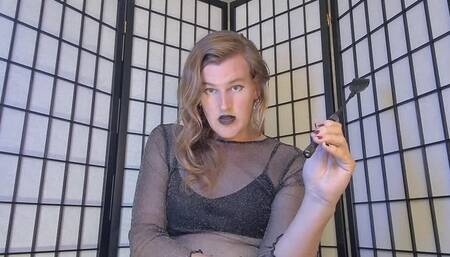 Temptress Gives You Maid Training