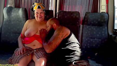 Une Vraie Grand Mere Bbw De 72 Ans Avec Un Foulard Et De G