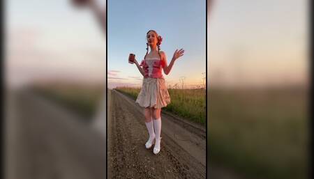 Sexy Teen Elza Kom Dance Oktoberfest