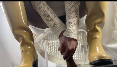 A Bootjob Dream comes true - Shoejob in yellow Marc Jacob Rainboots - Tramplegirl in black nylons and wellies uses all her talents to drain a huge load on her nyloned feet - Spitting, Shoejob, Bootjob, Giantess, POV and Upskirt Views