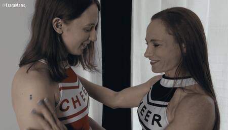Lesbian Seduced By Head Cheerleader