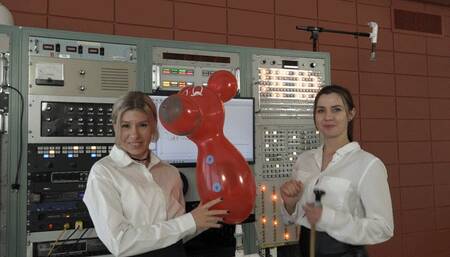 Anna and Lana Blow Up a Mouse Figurine Balloon (MP4 1080p)