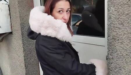 Neighbor Milf need from help and squirting orgasms