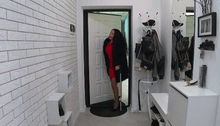 elegant lady with the painful left leg cc