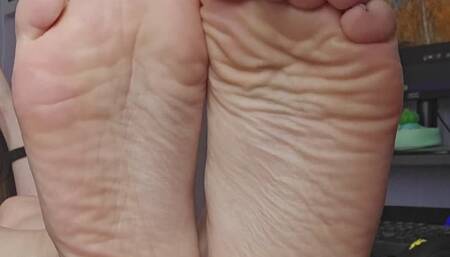 Desk Wiggles and Skyrim Ambience