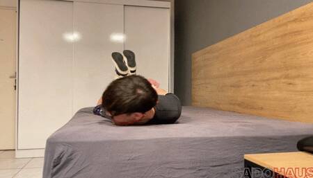 Burglar Breaks In To Bind And Tickle