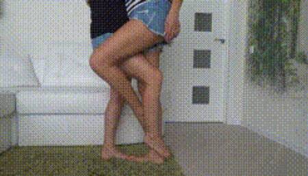 legs rubbing together 2BFn