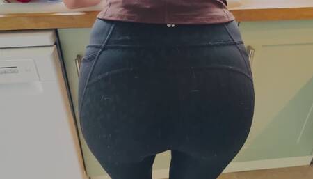 Daddy watching me Washing up