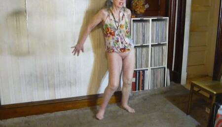 Erotic freestyle dance on Under The Moon Of Love song