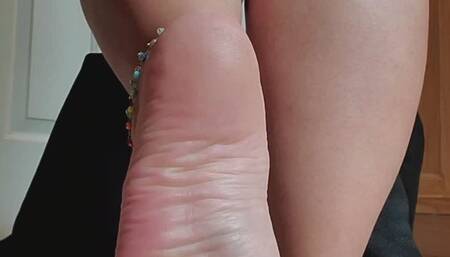 Wiggle & Wrinkles: A Close-Up of My Delicious soles