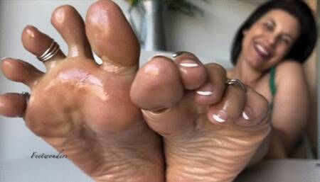 FeetWonders- Oily pretty soles tease JOI 720