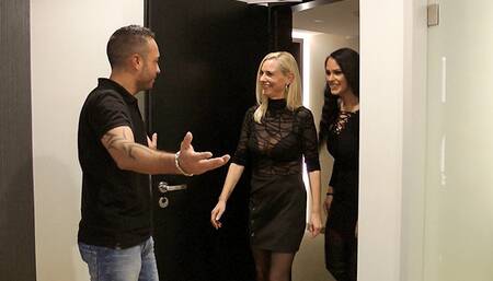 Perfect girl's threesome xxx