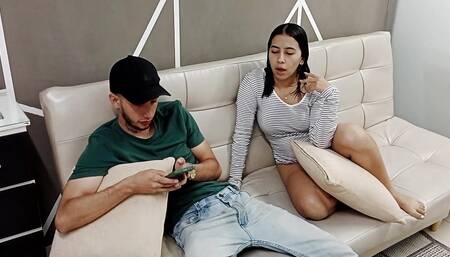 My Girlfriend's Horny Stepsister Seduces Me to Fuck Her Pussy - Porn in Spanish