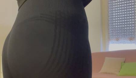 Piegati a novanta che ti faccio saltare le palle fino alla gola!