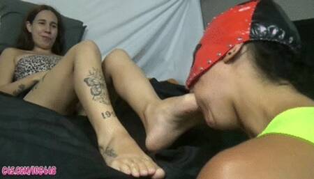 Foot Worship and Gagging by Bruna # SD MOBILE - Girls Fetish Br