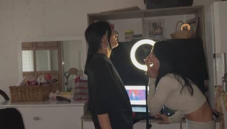 SMOKING LOVE AND HANDY THEY ARE HAVING FUN