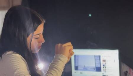 SMOKING HANDY NOSE EXHALE