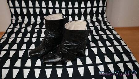 Black boots an black nylons