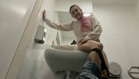 emptying into the public sink, BROKEN TOILET wmv