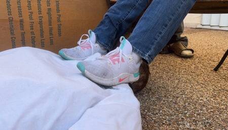 Nike Renew Teal Courtyard Face Stomp