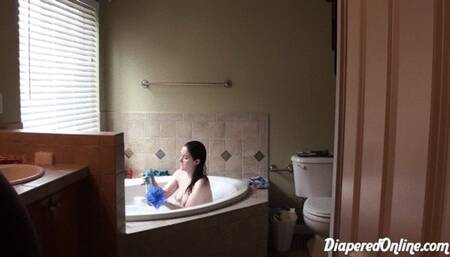 Taylor & Mia: Bath Time