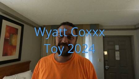 Wyatt Coxxx gets a Toy in his ass