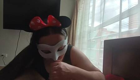 Unsuspecting Boss Gets a Good Blowjob From His Maid