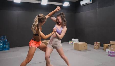 FF171 Marzia vs Chiara – The Room! PT1