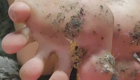 Dirty Soles and Ass Shaking