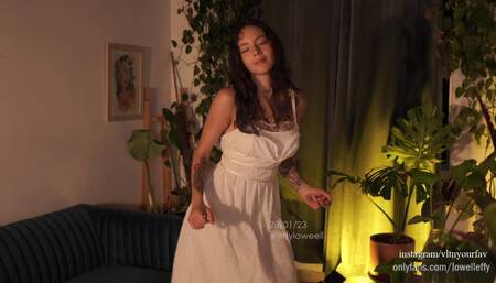 Show Me How Hard You Get for My Slutty Body - Effy Loweell Wants Your Cum