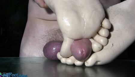 Glass Table Cock Trample With Silicone Feet HD 3