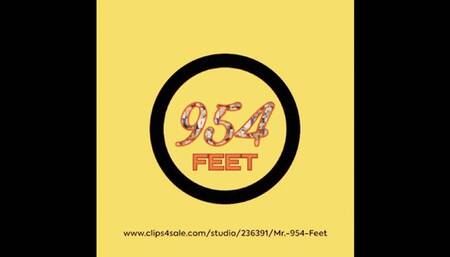 Feet Vixen gets her meaty soles tickled - Kareoke tickle sesh