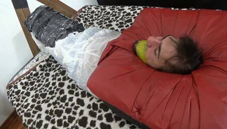 CUCKOLD LESBIAN KISS FACE SITTING AND MASTURBATION PART 1 BY SCARLET WHITE , ELISA CRUEL AND DANIEL SANTIAGO CAM BY ALINE FULL HD