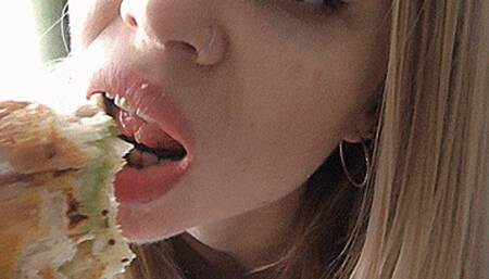 Blondie eats a big croissant with chicken and washes it down with cola! MP4