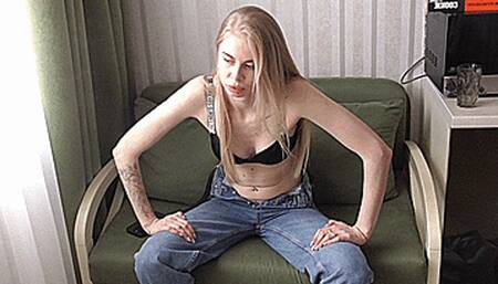 Hiccup blonde on the couch! MP4