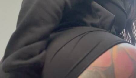 Worship Ebony giantess goddess big ass in the correct position