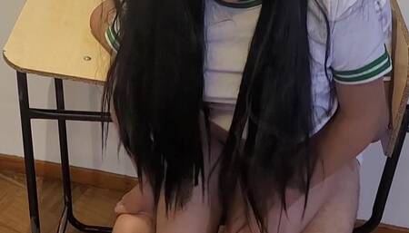 Sex in the Classroom!! A girl Fucks in the Classrooms Without a Condom!