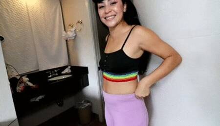 INEED2PEE IPOD Sushii sensual desperation tease yoga pants pissing