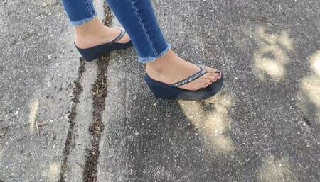 This is what the feet of a goddess looks like walking in high flip-flops all over the park (5)